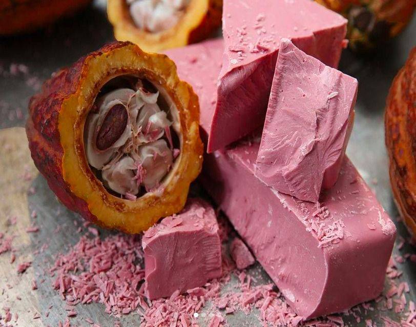 Trendy kulinarne 2018: różowa czekolada