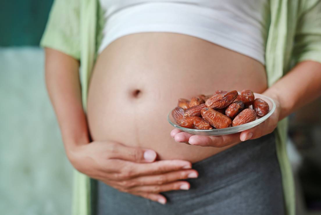Jak być fit w ciąży? Jedz zdrowo