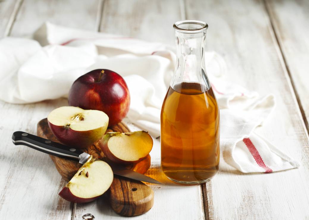 Ocet jabłkowy: pomaga spalać tłuszcz