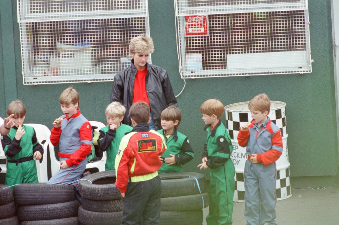 Księżna Diana razem z synami na gokartach, 1992 rok.