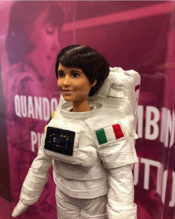 Barbie jako astronautka Samantha Cristoforetti