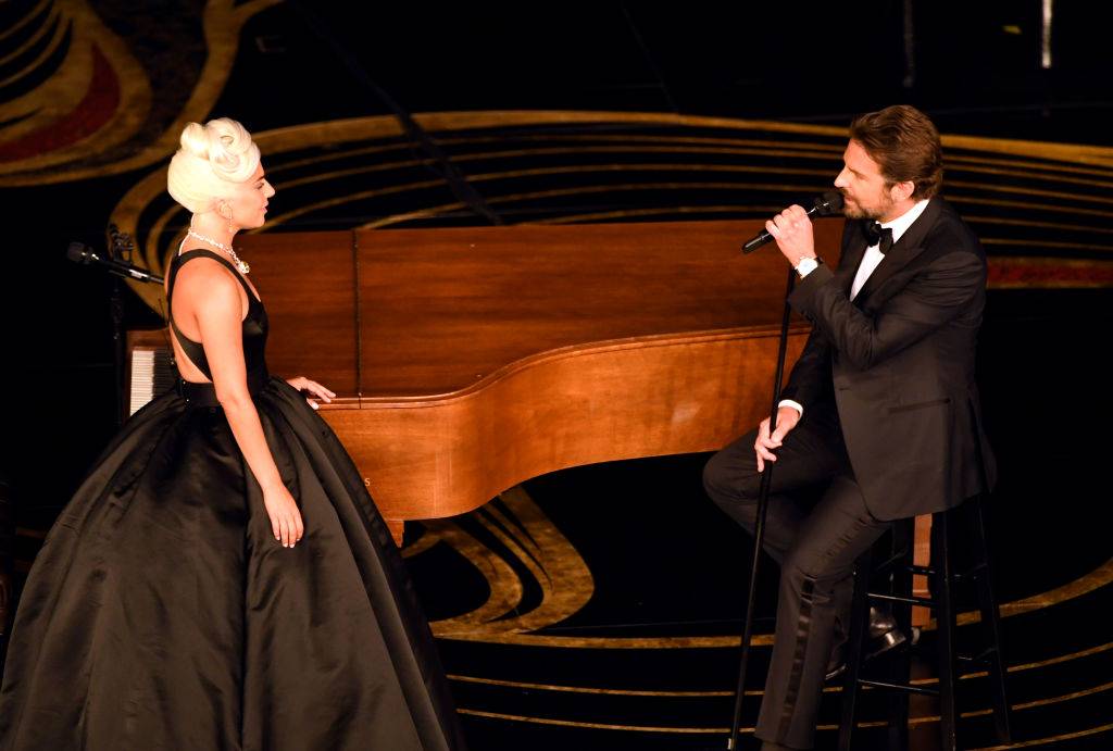 Lady Gaga i Bradley Cooper w utworze "Shallow" podczas Oscarów 2019