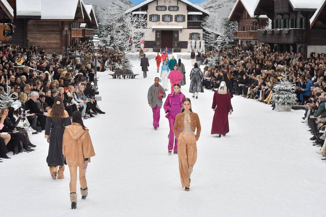 Chanel jesień zima 2019: Chanel pierwszy pokaz po śmierci Karla Lagerfelda