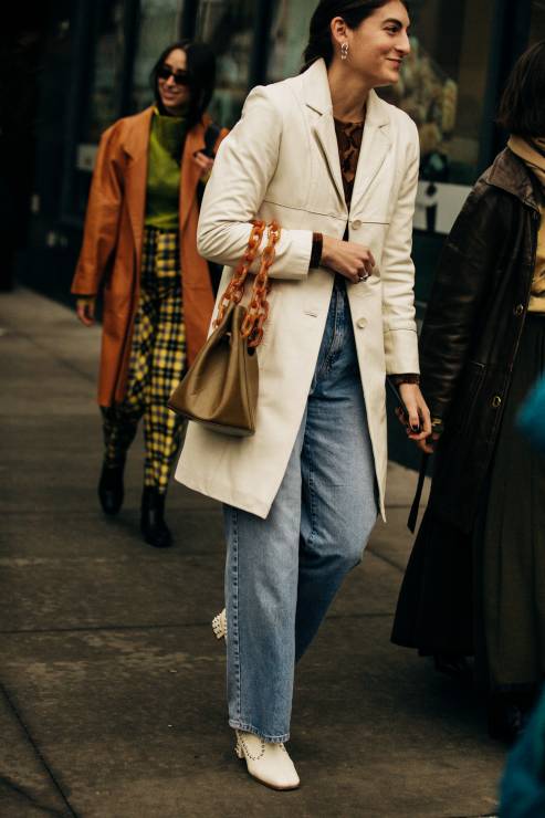 Jeans trendy moda wiosna 2019: moda uliczna wiosna 2019