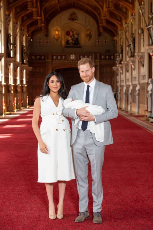 Meghan Markle i książę Harry z dzieckiem - pierwsze oficjalne zdjęcia