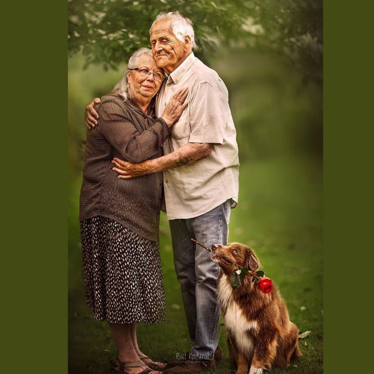 Ta fotografka prosi starsze pary o pozowanie do romantycznej sesji. Efekty jej pracy was poruszą