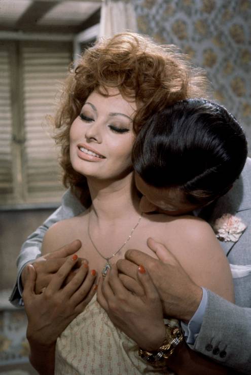 Sophia Loren - kadr z filmu "Małżeństwo po włosku" 1964 rok