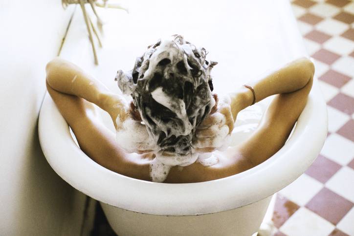 Co spowalnia porost włosów: Codzienne mycie