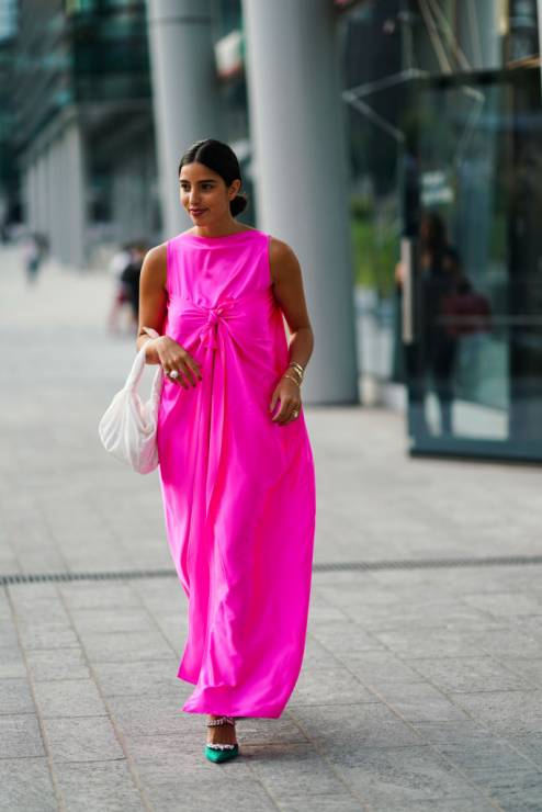 Modne neonowe sukienki: trendy moda 2020