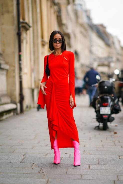 Modne neonowe sukienki: trendy moda 2020