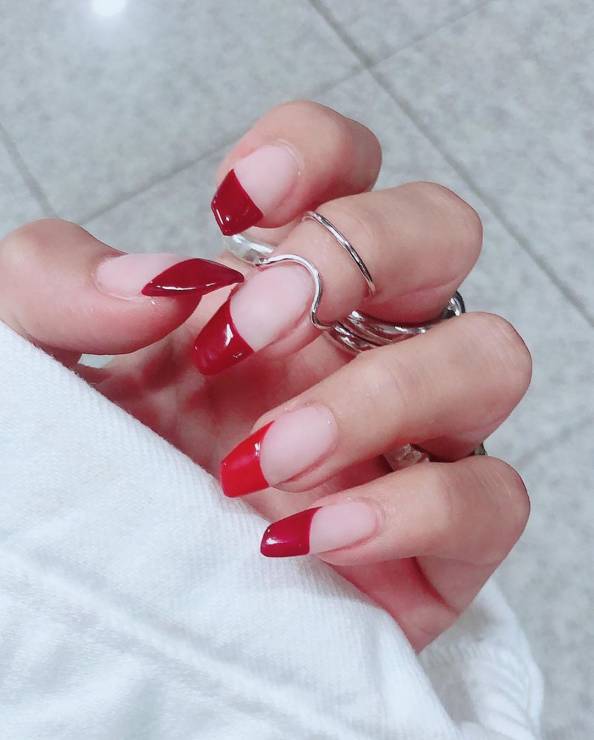 Lipstick nails