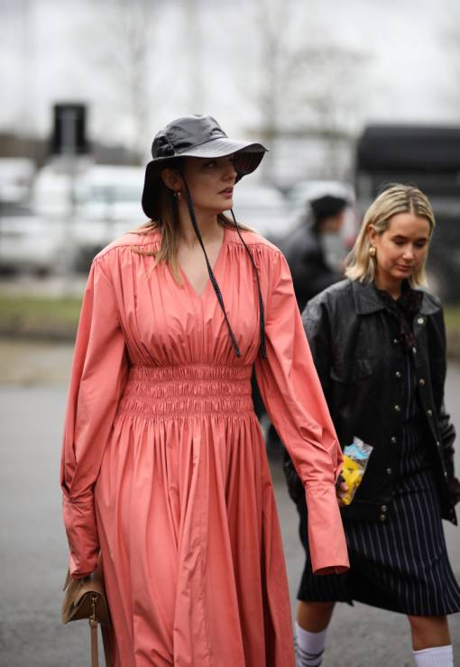 5 rodzajów modnych sukienek, które warto mieć: moda trendy 2020