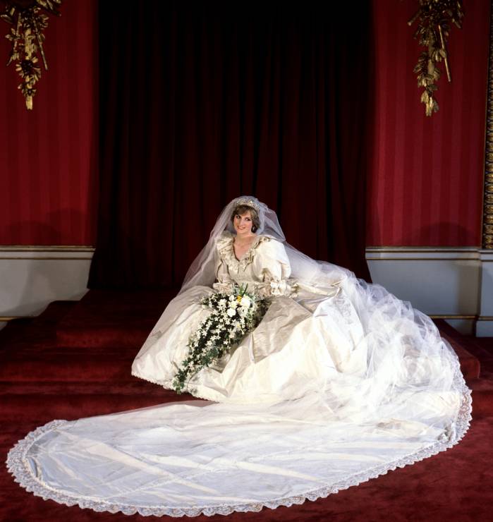 Suknia ślubna księżnej Diany - tajemnica po latach wyszła na jaw
