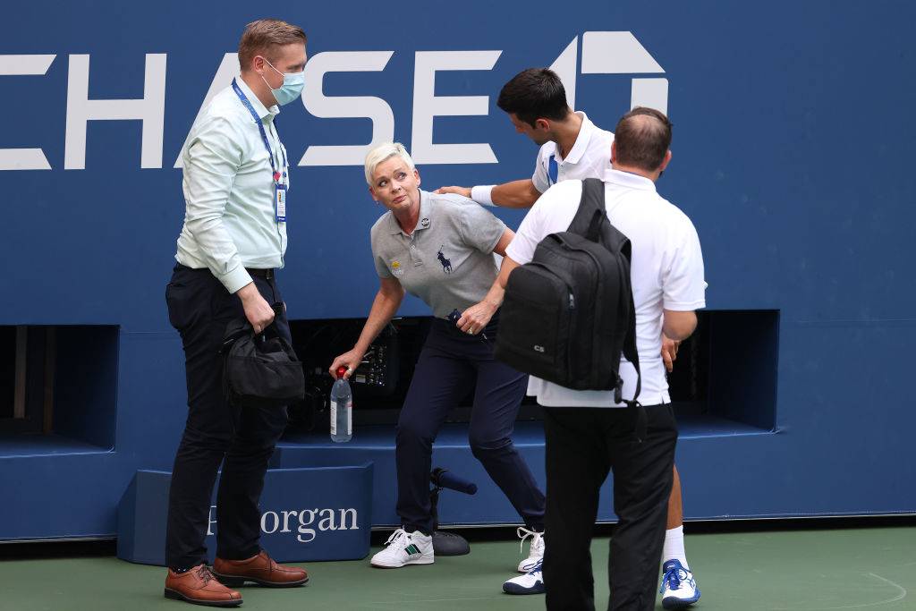Novak Djoković przeprasza za uderzenie sędzię piłką, za co został zdyskwalifikowany z US Open
