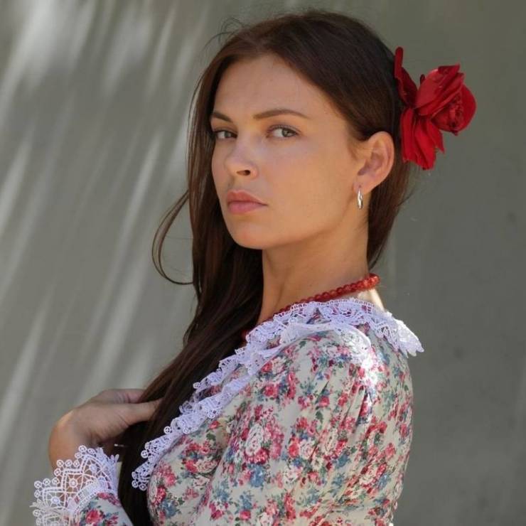 "Kozacka miłość" to hit TVP. Kim jest piękna Zoriana Marchenko?
