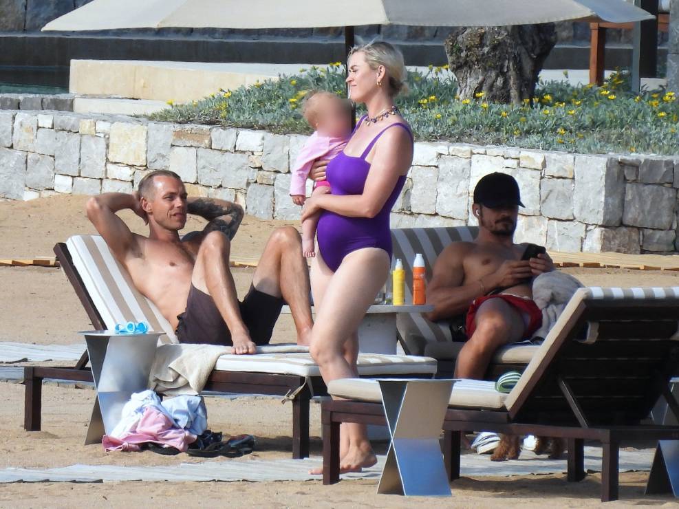 Katy Perry i Orlando Bloom plażują na wakacjach. "Bogaci, sławni, super naturalni" - piszą zachwyceni internauci