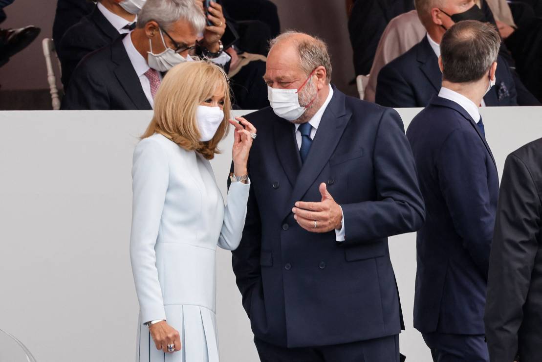 Wielka wpadka Brigitte Macron na paradzie z okazji Dnia Bastylii - "Pocałunek z Maską" rozwścieczył Francuzów!