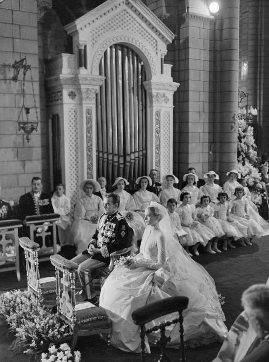 Suknia ślubna Grace Kelly - największe modowe wydarzenie XX wieku!