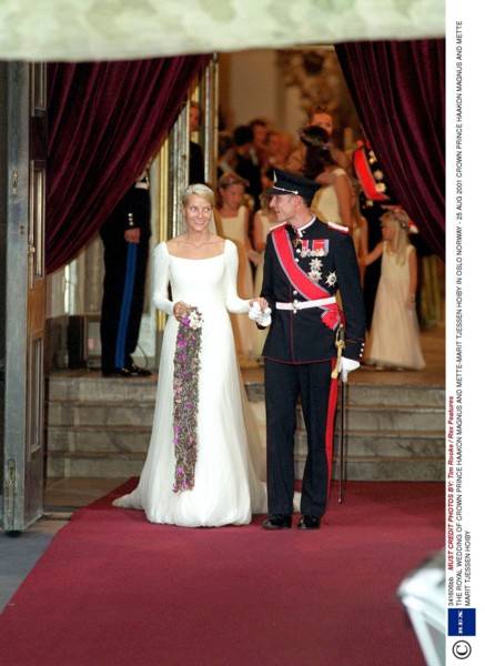 Grace Kelly, księżna Diana, Jackie Kennedy oto najsłynniejsze suknie ślubne wszech czasów [ZDJĘCIA]