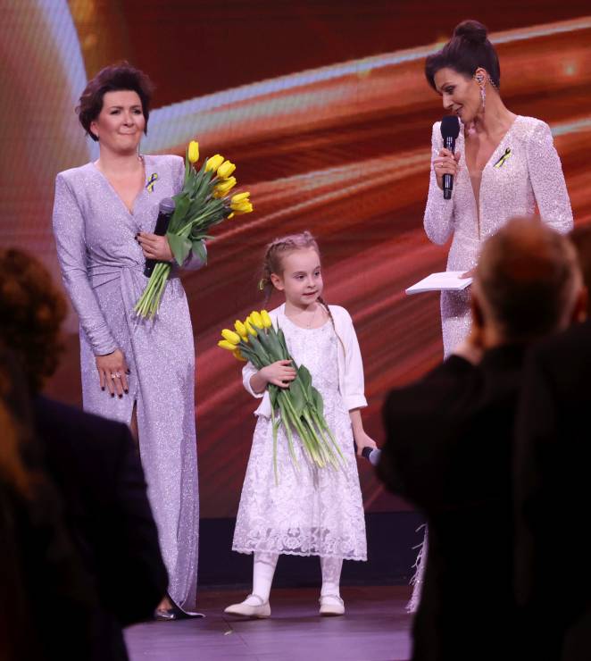 Wiktory 2022: Amelka i Katarzyna Łaska zaśpiewały "Mam tę moc"
