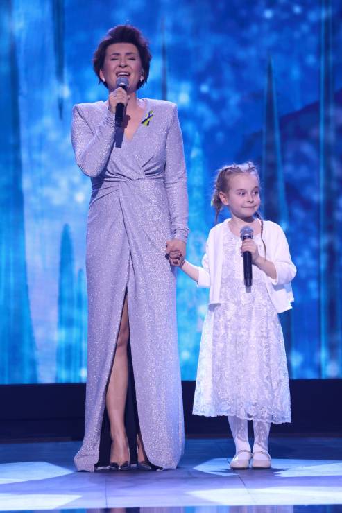 Wiktory 2022: Amelka i Katarzyna Łaska zaśpiewały "Mam tę moc"