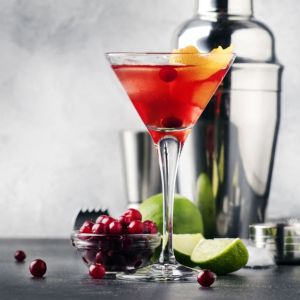 cosmopolitan-drink-jak-go-zrobic-podpowiadamy-najlepsze-przepisy-na-cosmopolitan-drink