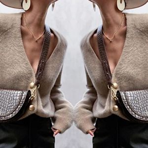 moda-na-jesien-2020-sweter-w-stylu-vintage
