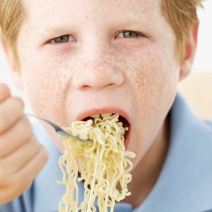 zupki-chinskie-to-podstawa-dzieciecej-diety-unicef-ostrzega